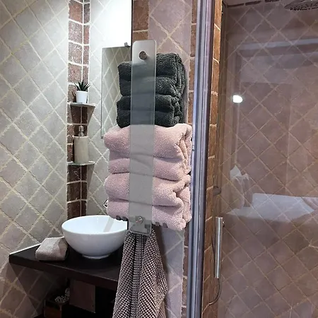 Lou Mistral - De Charme Climatisées, Centre Historique Affittacamere 3*