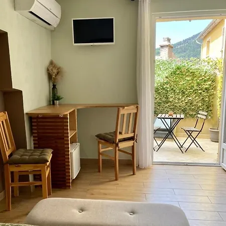 Lou Mistral - De Charme Climatisées, Centre Historique Affittacamere 3*